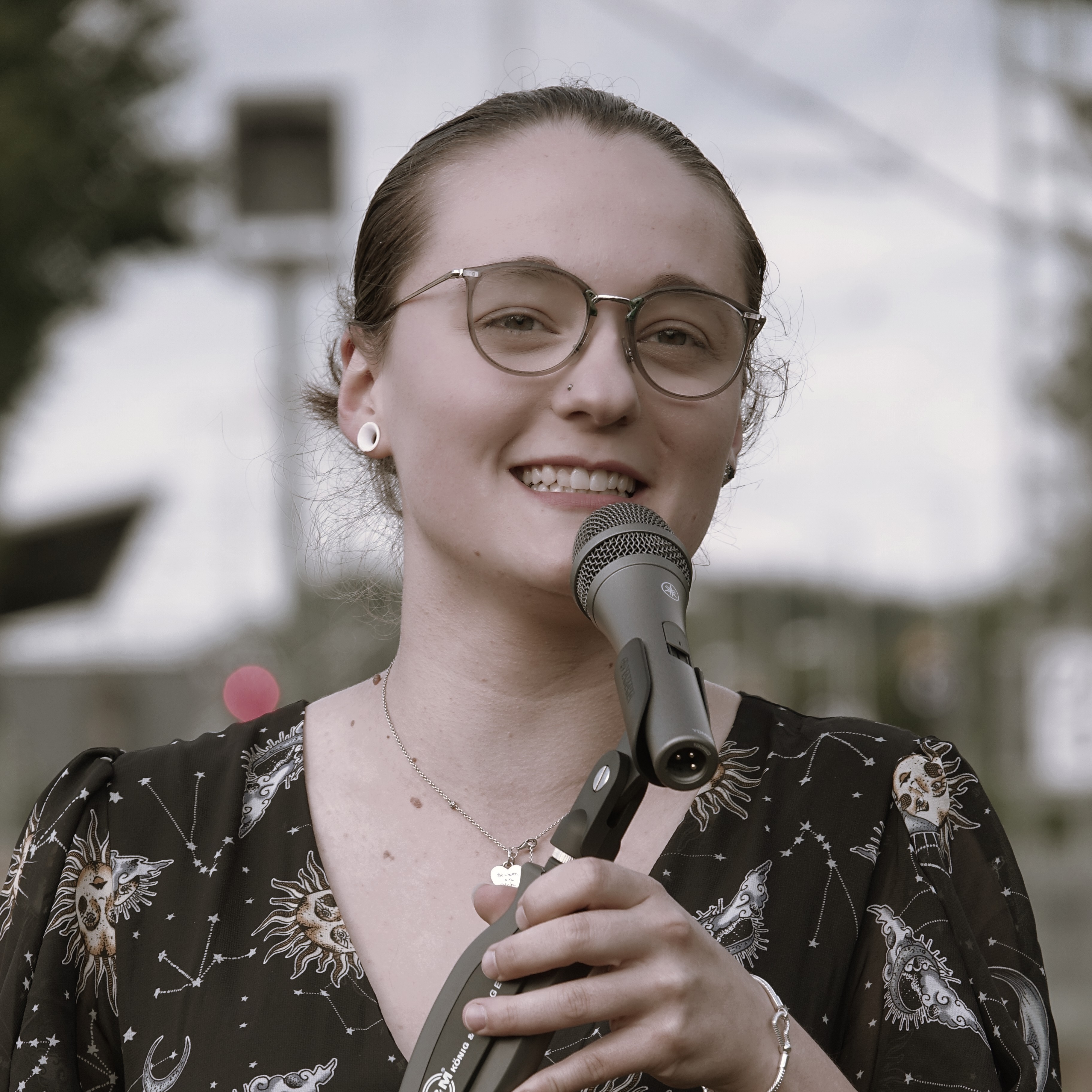 Jana, Vocals